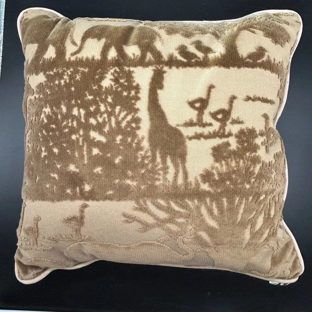 Set 2 Newport Safari Animal Decorative Throw Pillows Elephant Lion Giraffe‎ 3D